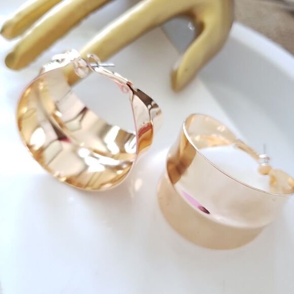 New! Zara Bright Golden Hoop Earrings - Picture 3 of 10